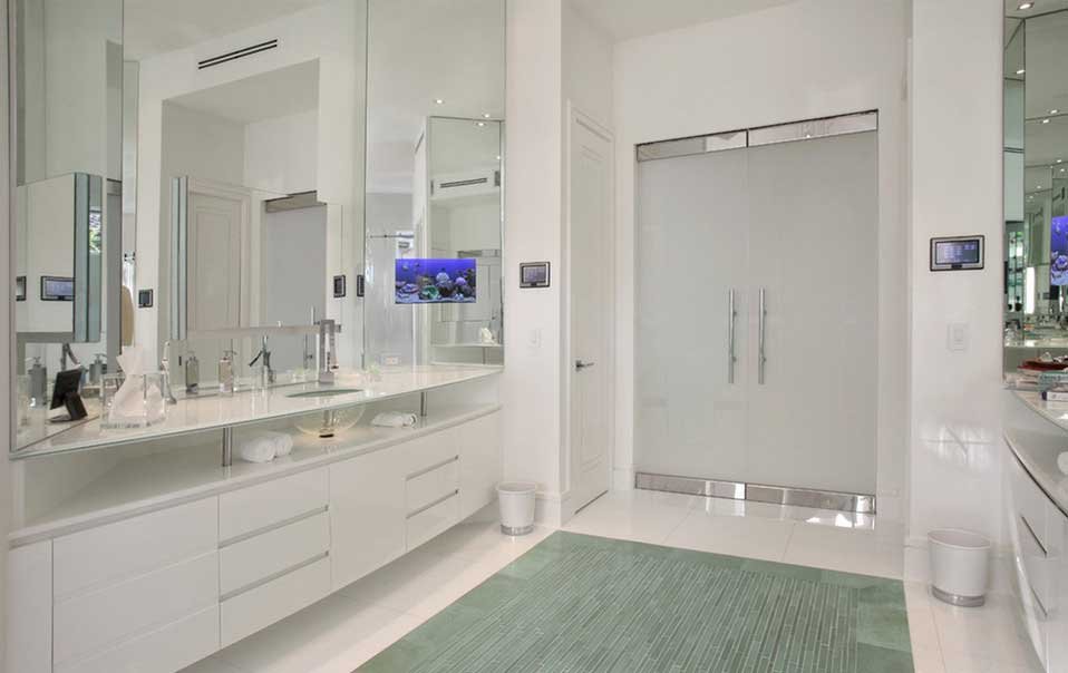 To love someone else, it is necessary to love yourself first. One should respect his own personality and feel proud of his qualities. I am not in the favor of getting self-obsessed but still, it is important to pamper yourself. Every person feels good and beautiful in front of a device called mirror, which shows us our own image. We all love spending time in the part of the house which is provided with mirror, i.e. the dressing area possessing mirrored dressing tables.