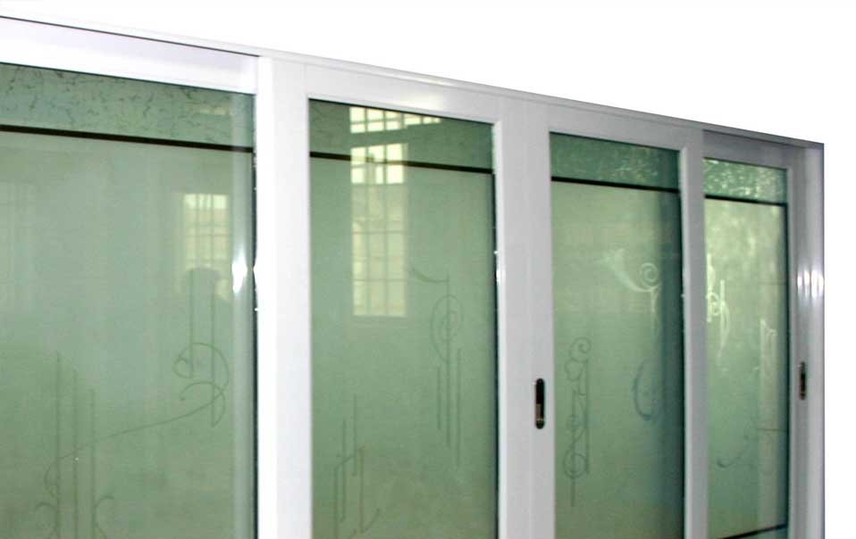We offer a full range of commercial aluminium products,including shop fronts,curtain walling screens,entrance screens,automatic entrance doors. All products can be powder coated from a wide choice of colours and finishes and glazed with an extensive choice/specification of glass or double glazed units available.