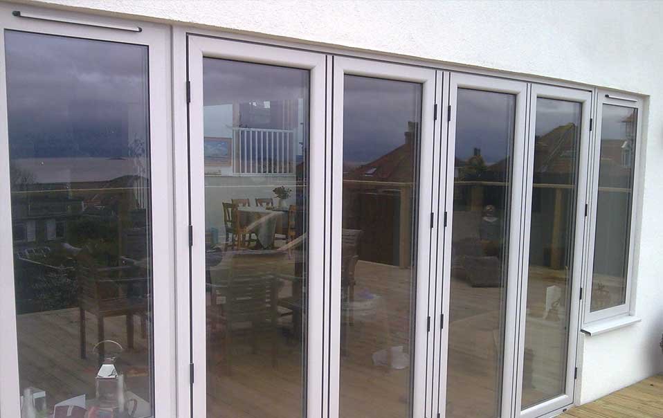 We offer a full range of commercial aluminium products,including shop fronts,curtain walling screens,entrance screens,automatic entrance doors. All products can be powder coated from a wide choice of colours and finishes and glazed with an extensive choice/specification of glass or double glazed units available.