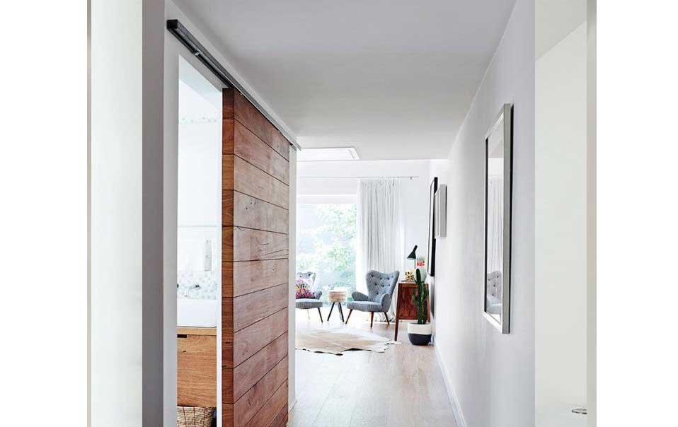 Painting is one of the least costly ways that can improve and change the overall appearance of your home. It protects your home from the ageing process, beautifies and gives it fabulous appeal, and increases your home’s value. It can make an older home look new again and make newer home stand out on your street. Services painters and decorators will help you create a perfect working or living environment. Vitro's can assure you that you are opening your home to a trustworthy and reputable company. We pride ourselves on our strict hiring practices, safety record, and professionalism which set us apart from other painting contractors. You need to know when you bring someone to your home that that they can be trusted around your home, your family and your possessions.