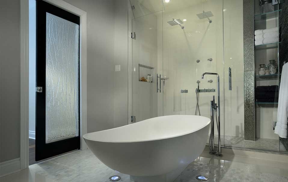 Vitro prides itself in helping clients bring even the most intricate glass designs to life while keeping your projects on time and on budget. Our tradition of quality and reliability starts with our methodical approach to glass work, scheduling, planning and installation.