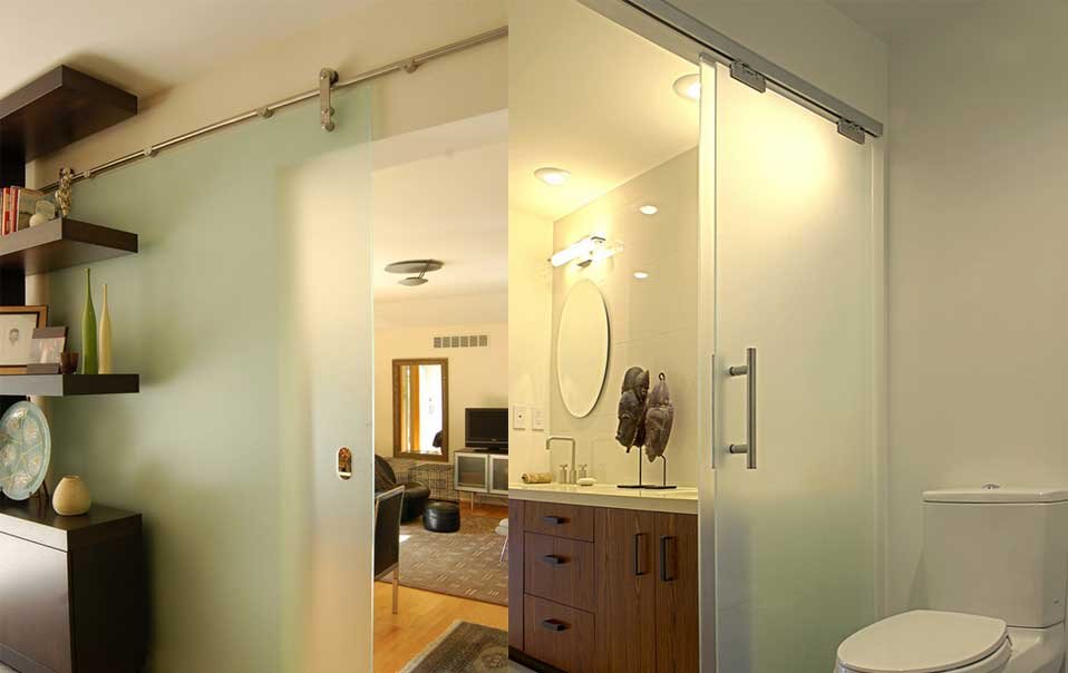Our expertise can help you employ the right kind of sliding door to achieve the desired effect. Offering diffferent types of sliding doors, Camera Doors, Manual Sliding Doors, Sandblasted design glass doors or special glazing, Vitro is a trusted resource for all kind of these jobs.
